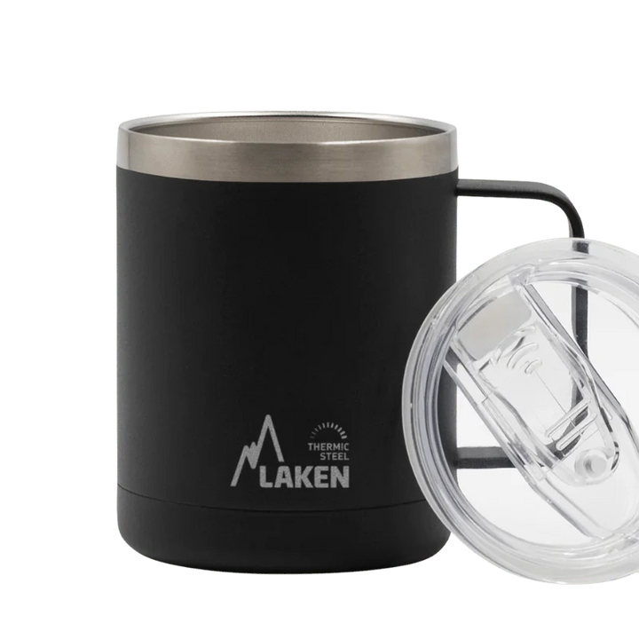 Taza térmica LAKEN junto a su tapa transparente